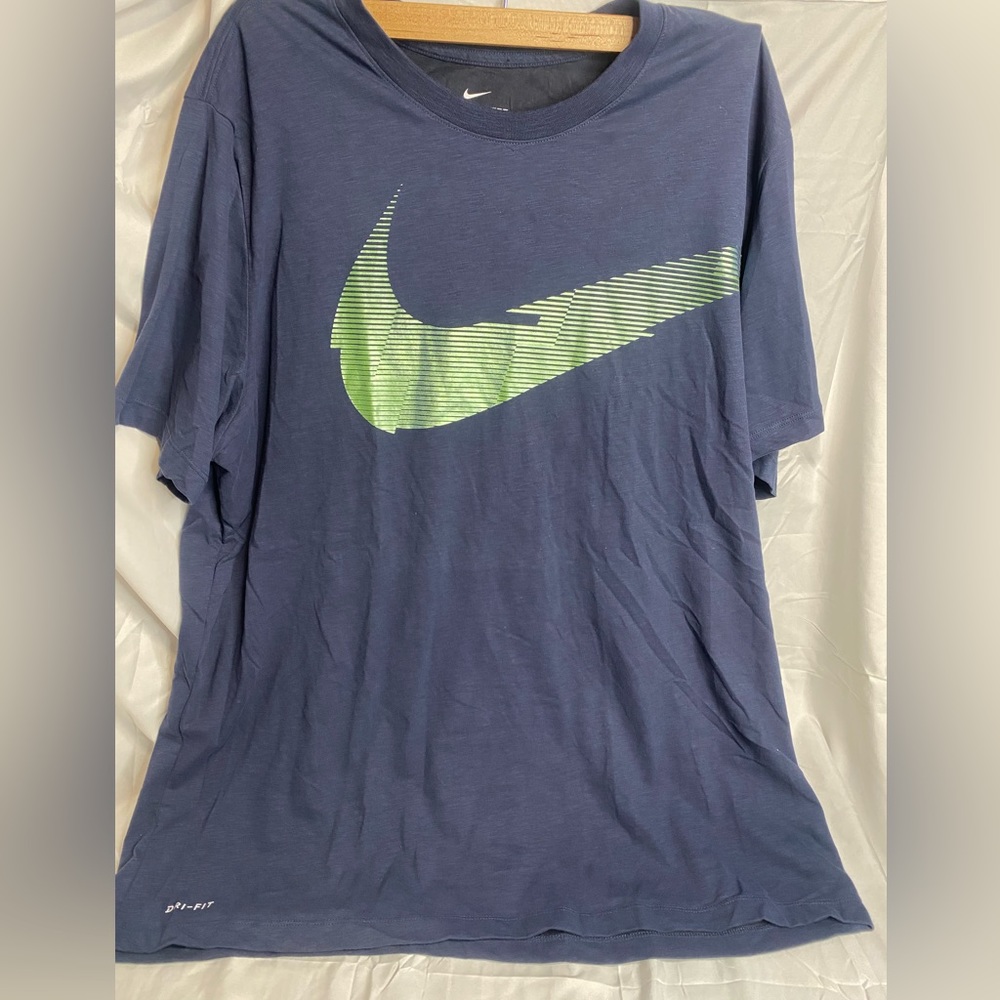 Nike Men’s Dri-Fit Training Shirt, Size XXL, New with Tags